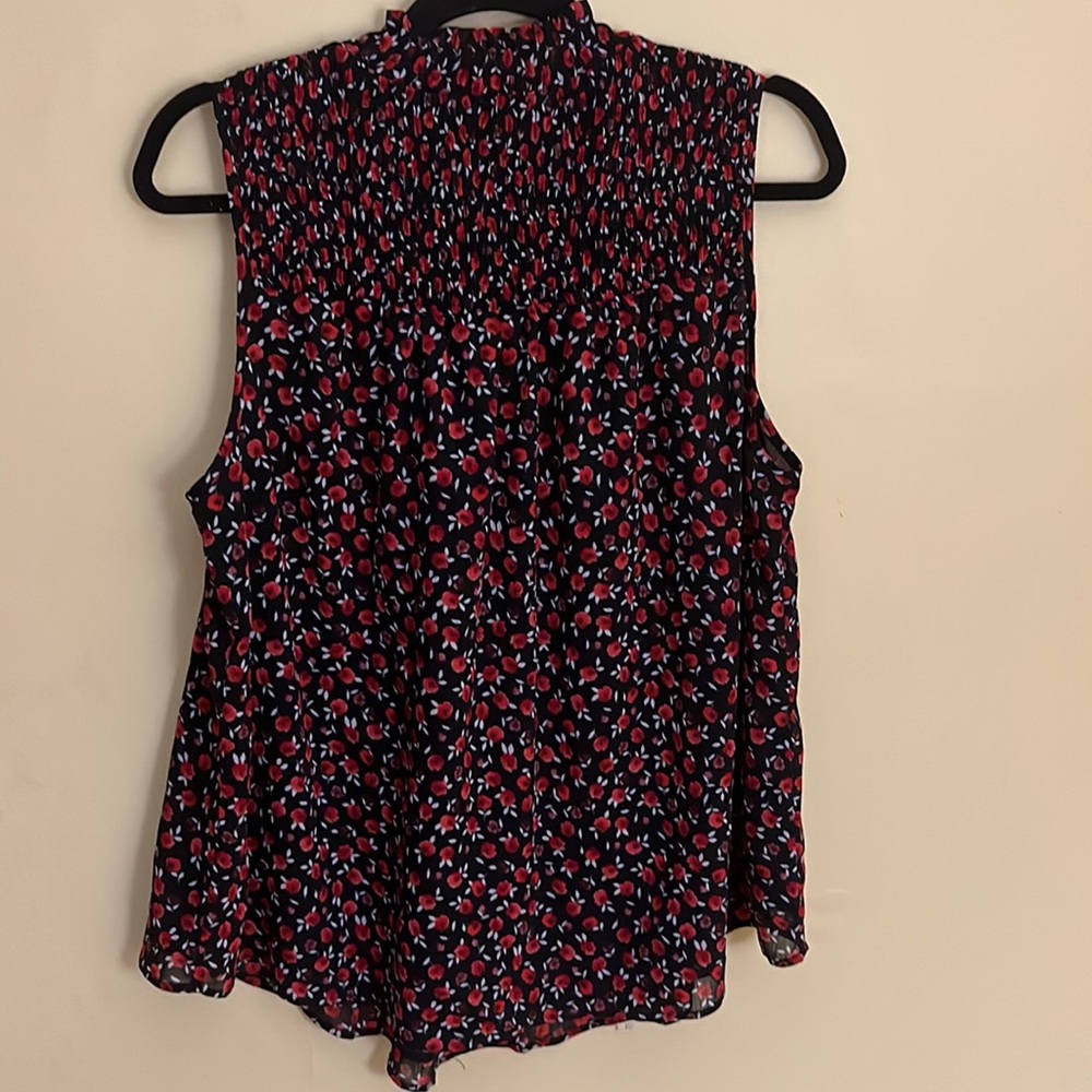 Torrid top size 0 (12), (large) - Picture 2 of 7